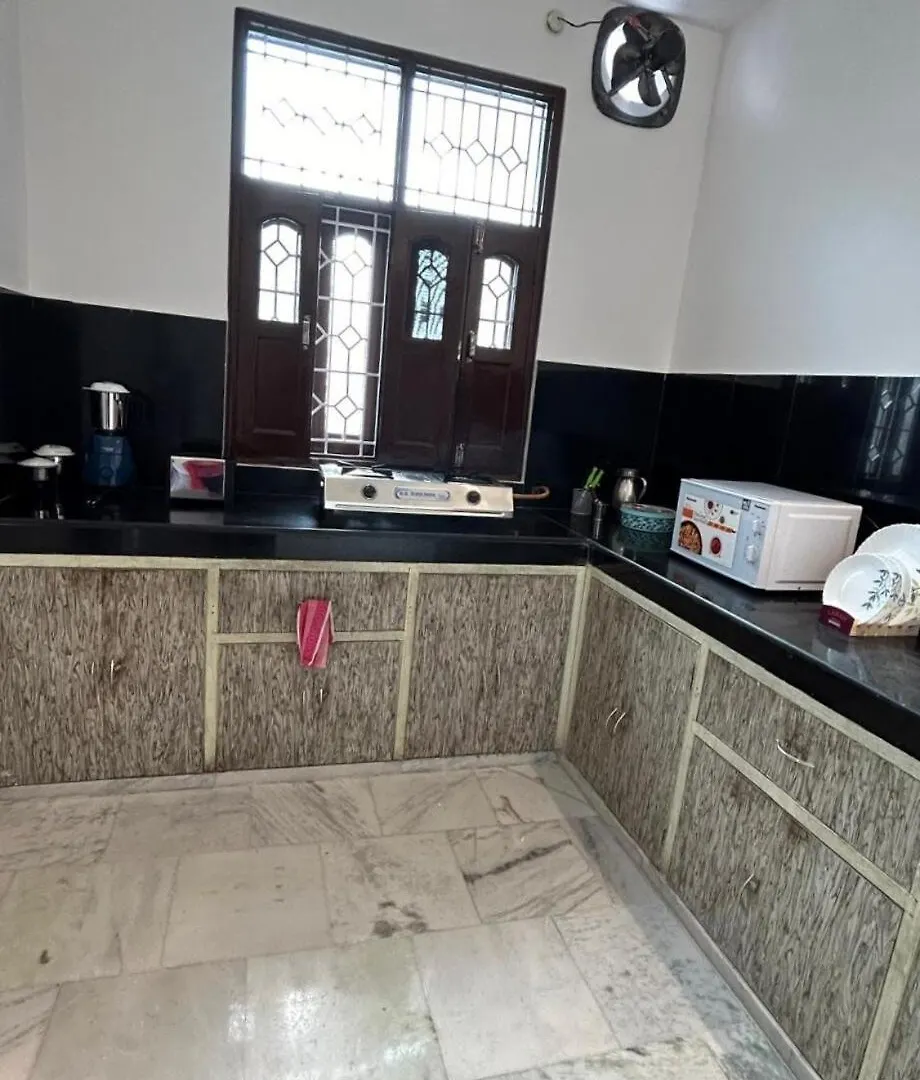 Sharda Home Stay Varanasi Appartamento